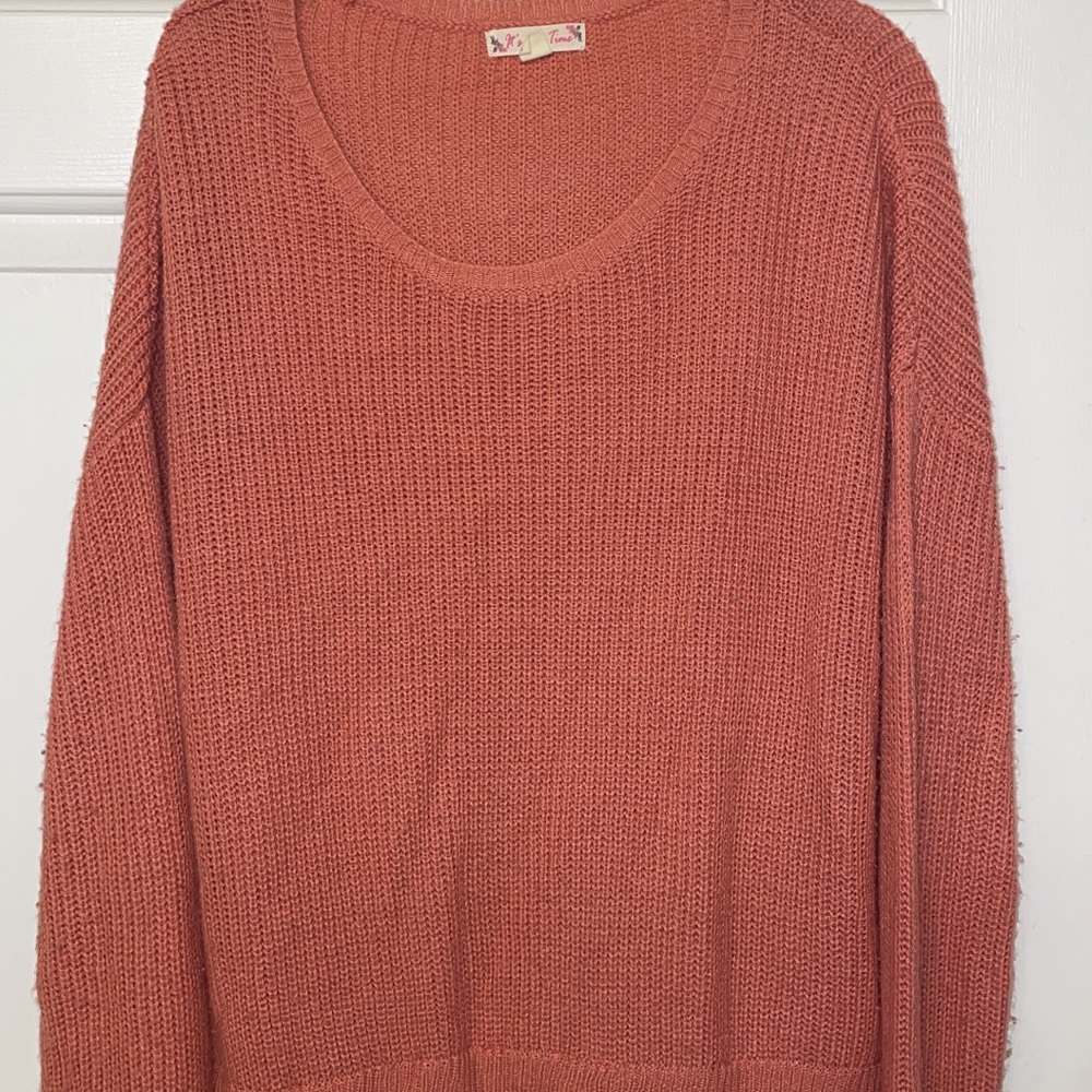 Light pink Sweater shirt with white lace at the bottom